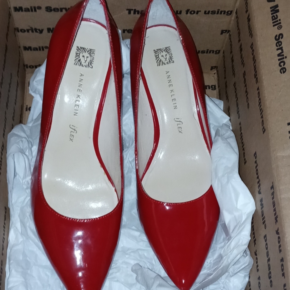 Red Anne Klein heels
